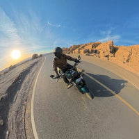 Vue 360° capturée depuis une moto avec la DJI Osmo 360 II